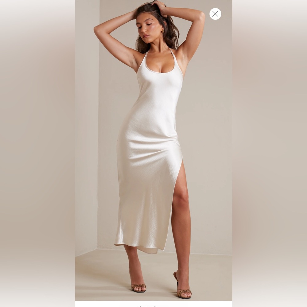 Elegant White Sleeveless Dress